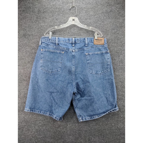 Mens Wrangler Authentics Jean Shorts Size 38 Blue Denim ZM2S0SW 18.5W 9 Inseam - Picture 2 of 11